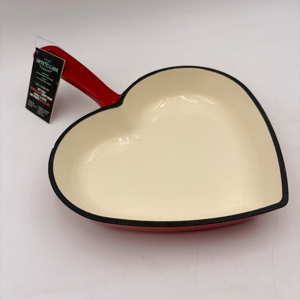 Smith & Clark‎ Red Heart Shaped Enameled Cast Iron 9 Inch Fry Pan Skillet New